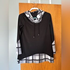 Black and Gray Plaid Hoodie Top